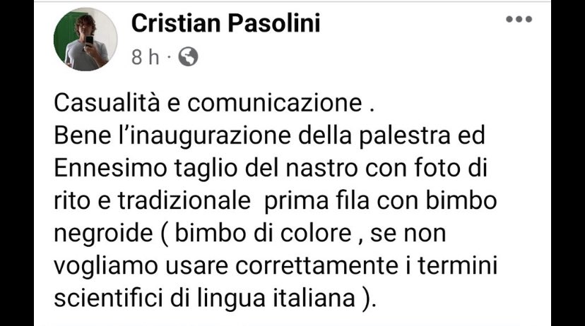 Costui non è il leghista ignorante al quarto giro di bianchi al bar
No, è il segretario della Lega di una provincia importante come Mantova 
Ma aldilà dell’incarico è solo un orribile razzista come tanti ancora da quelle parti
A questa gentaglia abbiamo affidato l’Italia