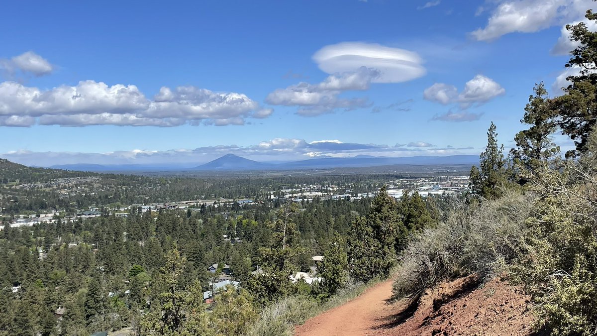 As seen from the nature trail on Pilot Butte.

Smoke column for the test fire of today’s Rx Burn between Black Butte and Sisters near US-20.