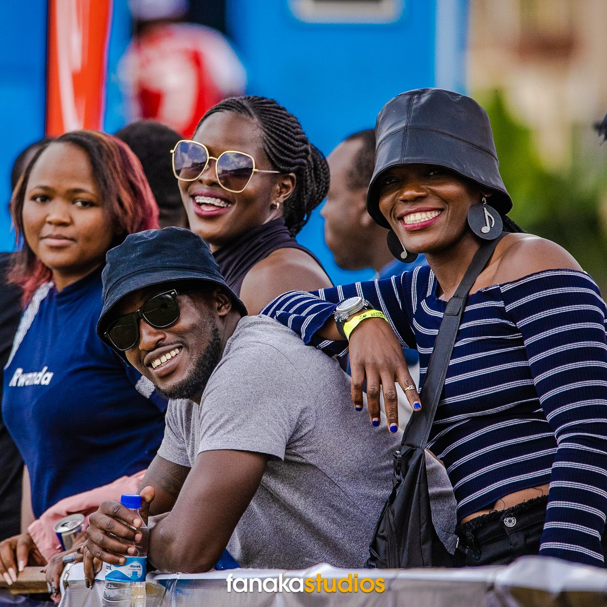 Smiles all around! Happiness is a feeling only 7s rugby can give you.

Get ready for the 2024 #SportPesa7s

#RugbyKE