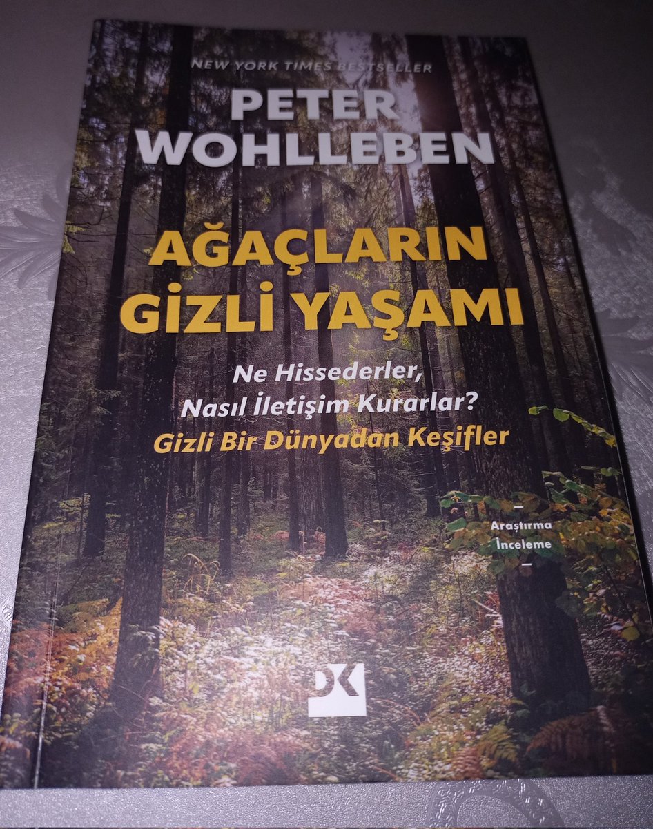 ...'orman yangını haberi duyduğu nuzda  sebebe dikkat edin. Sebep, çoğu kez insanoğludur'.
...'Sadece ağaçları anlayabilen insanlar, onları koruyabilir'.
   Ağaçlar hakkında şaşırtıcı bilgiler...
#okudumbitti #kitapalıntıları #kitaptavsiyesi #kitap #benimokumam