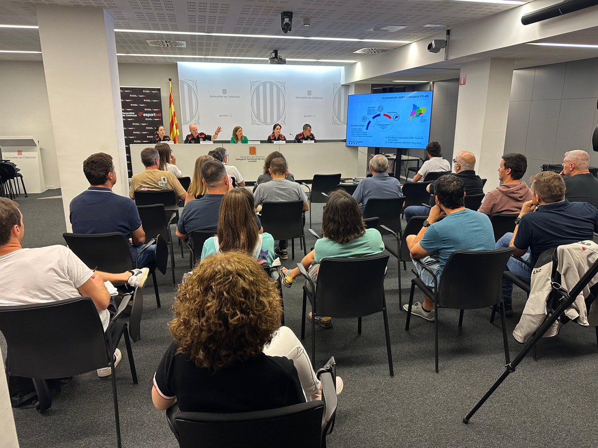 El cos @mossos presenta el Pla d’activitat física i esport a federacions i Consells Esportiu de la vegueria de Lleida i la de Pirineu i Aran.
Una eina per prevenir, sensibilitzar, detectar i actuar davant conductes de risc o fets delictius 
✋Tolerància zero davant les violències