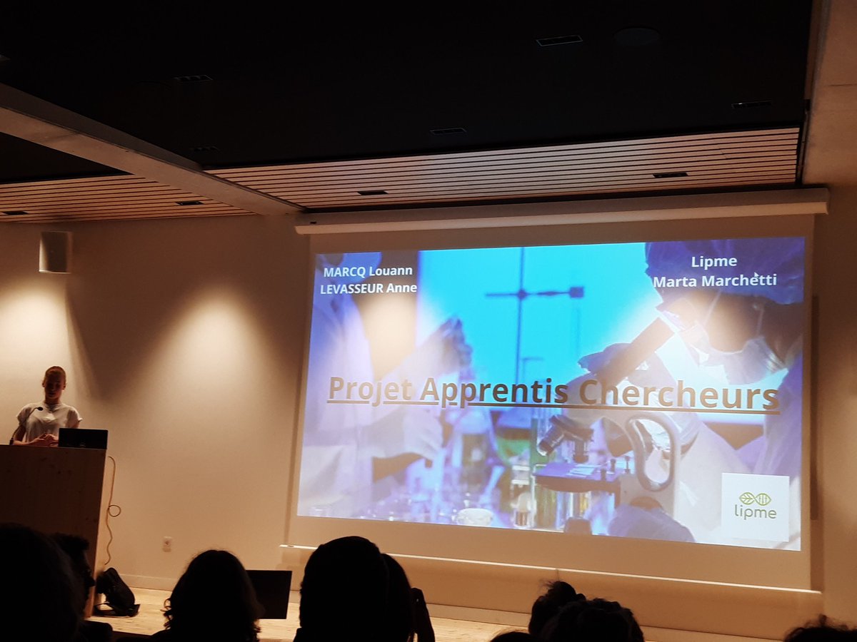 [#ApprentisChercheurs] Bravo aux lycéens et collégiens qui ont présenté leurs expériences, lors des 20ans du Congrès des #ApprentisChercheurs,salle Lynn Margulis @FRAIBcomEx!
Merci à @ArbreDC et aux encadrants du LIPME @m_inver,#MartaMarchetti,#CarineChauveau &  #CaitlinGriffiths