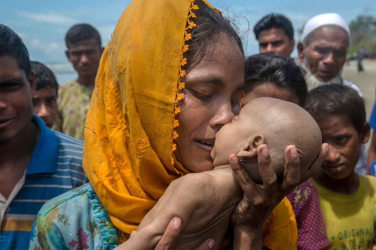 Forced displacement & fear are pushing #Rohingya people to seek refuge where they can - but there's no safety in the #N-Arakan state in Myanmar 
#Rohingya families are fleeing to areas lacking essential supplies & acceptable living conditions and lacking humanitarian assistance.