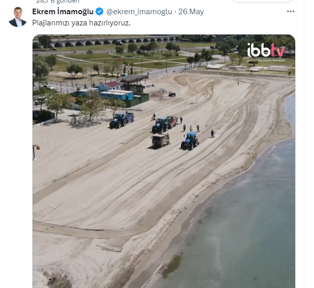 Türkiye 8333 kilometrelik sahil şeridine sahip. Bu sahillerde toplam 46.553 hektarlık kumul var. Aslında "vardı" demek daha doğru. Belediyeler eliyle her sezon öncesi önemli birer ekosistem olan kıyılar tarla sürer gibi traktörlerle sürülüyor. Bu yıl da görüntüler değişmedi. ⬇️