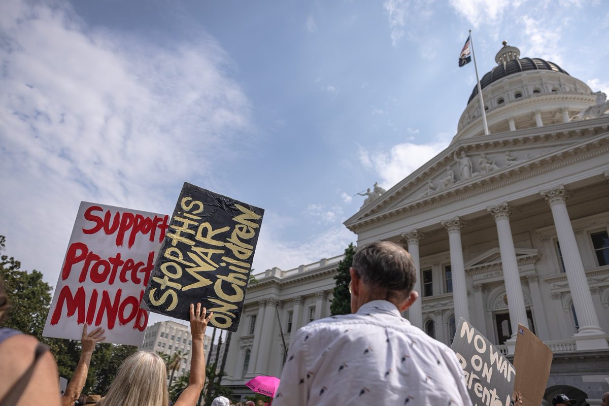 On Tuesday, a high-profile initiative that would have required public schools to notify parents if their children identify as transgender missed the deadline to submit enough signatures to qualify. cal.news/3R4UCff

📝 @lynnlaaa 
📸 Rahul Lal