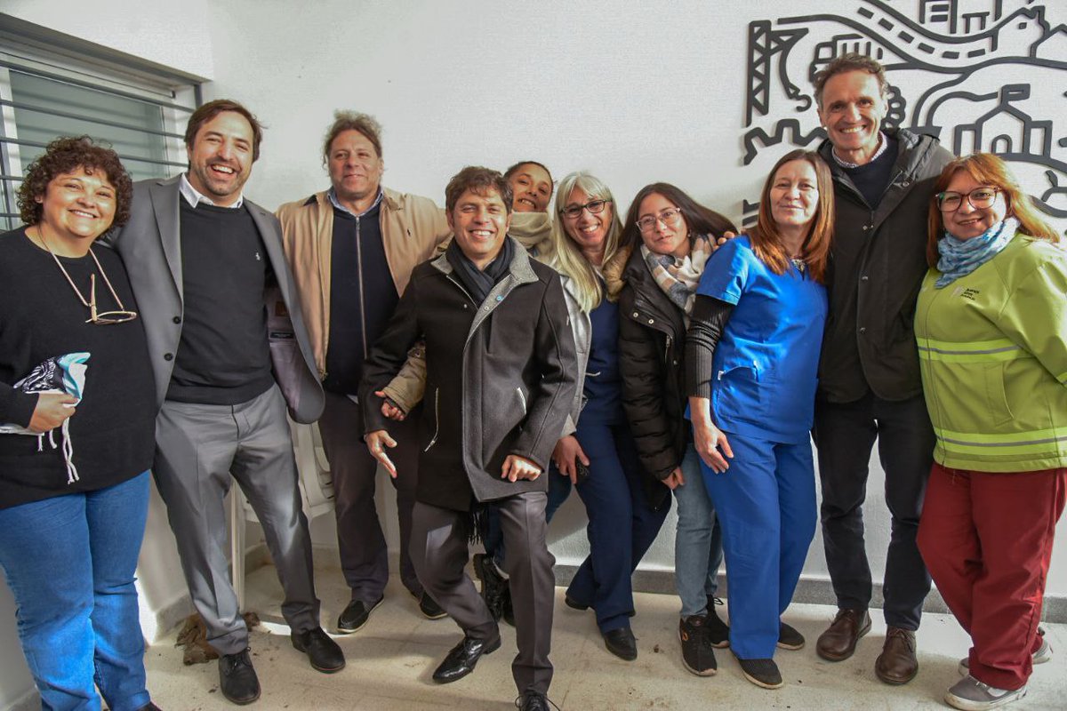 gkatopodis's tweet photo. En la Provincia de Buenos Aires seguimos construyendo una red de Infraestructura del Cuidado para que sea un derecho de todas y todos los bonaerenses.
Hoy en #GralLavalle inauguramos con @Kicillofok, @nkreplak y el intendente Nahuel Guardia el nuevo Centro de Atención Primaria para el Paraje Pavón.
Un espacio de 473 m2 con consultorios, sala de enfermería, vacunatorio y farmacia para reforzar la atención sanitaria en esta comunidad que sigue creciendo.
Esta es la señal de que en cada rincón de la provincia hay obra pública que mueve la economía local y activa toda la cadena de la construcción.