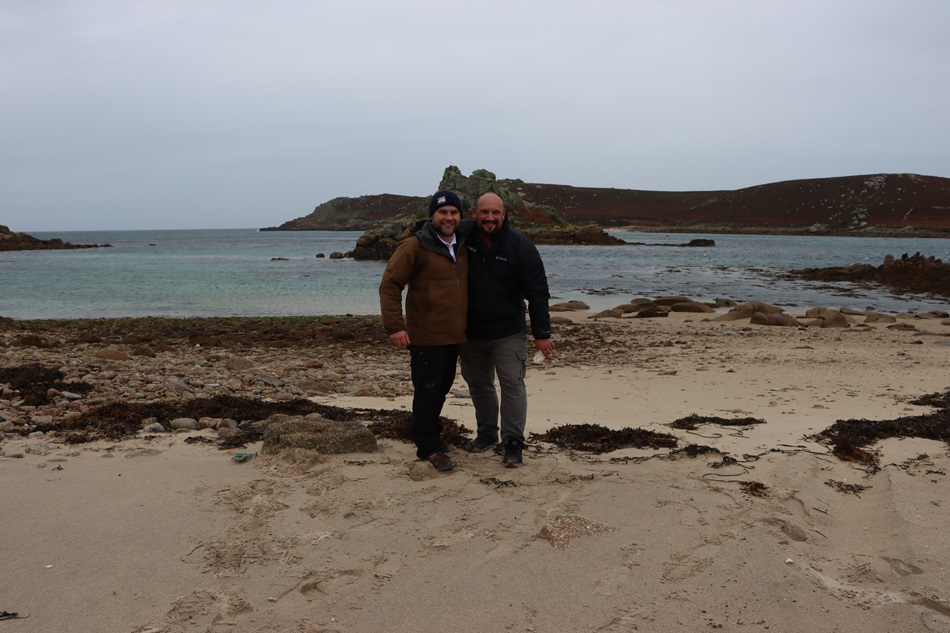 Check out our blog on the St Helens Island Conservation Project! 🌊🐦 

Envu is proud to collaborate with <a href="/ScillyWildlife/">Isles of Scilly Wildlife Trust</a> and <a href="/Natures_Voice/">RSPB</a> to protect seabirds from common pests like rats. 

Learn how we're making a difference.➡️ i.mtr.cool/dopialaqlq