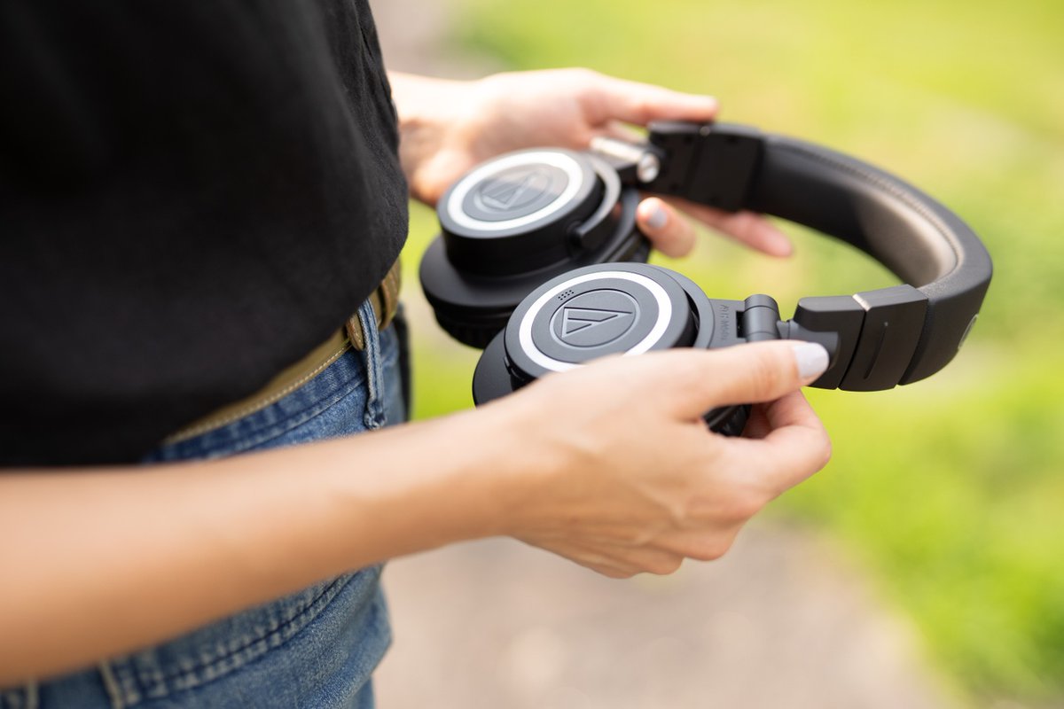 Get ready to groove into summer with our wireless headphones – the perfect sidekick for all your sunny adventures! 😎

#audiotechnica #wirelessheadphones #audiophile #audiophilecommunity #audiotech