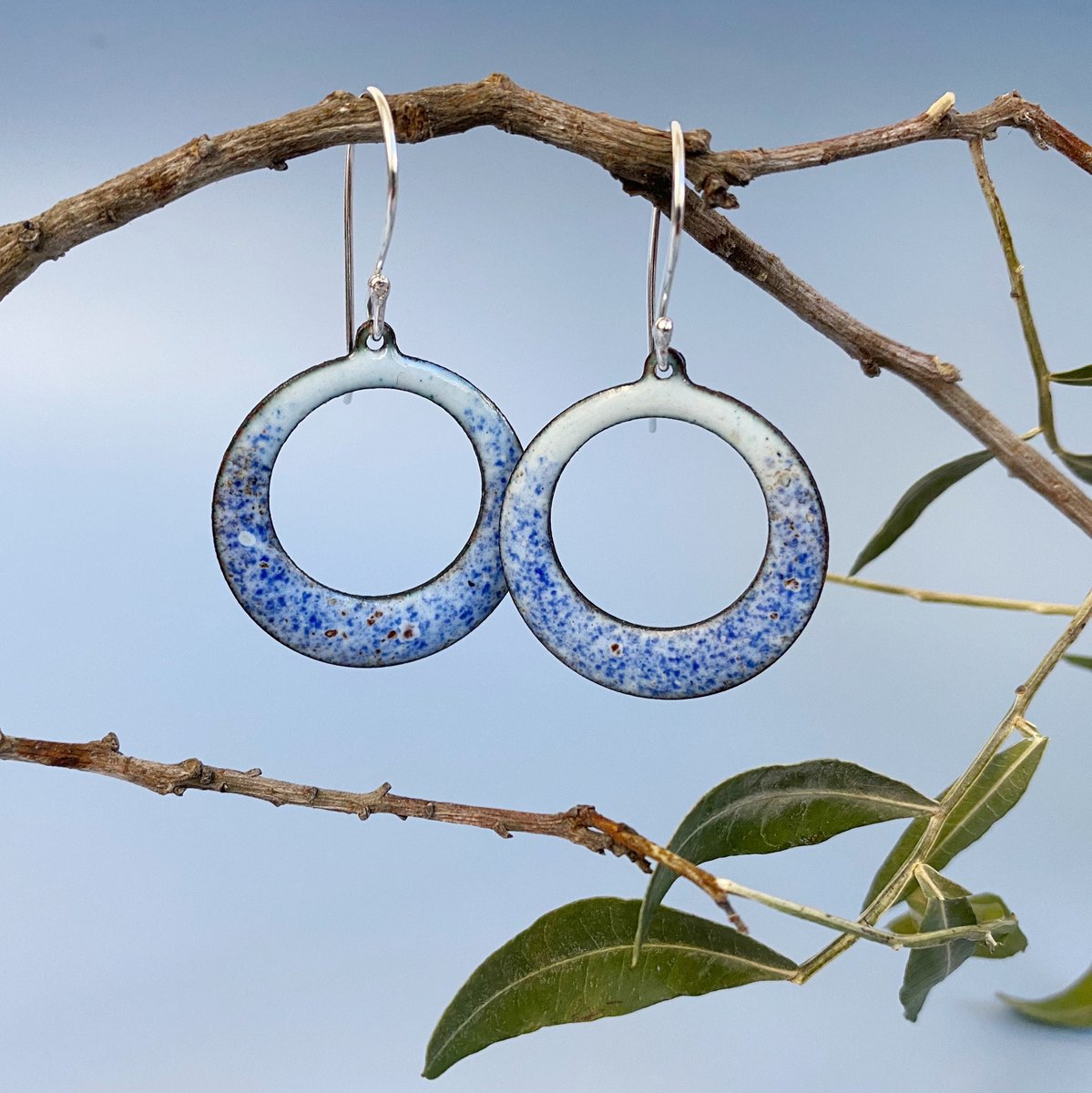 Blue Enamel Hoop Earrings - Copper Enamel Disc Earrings tuppu.net/db4f873a #UKCraftersHour #MaisyPlum #MHHSBD #MyNewTag #ShopIndie #Etsy #CircleEarrings