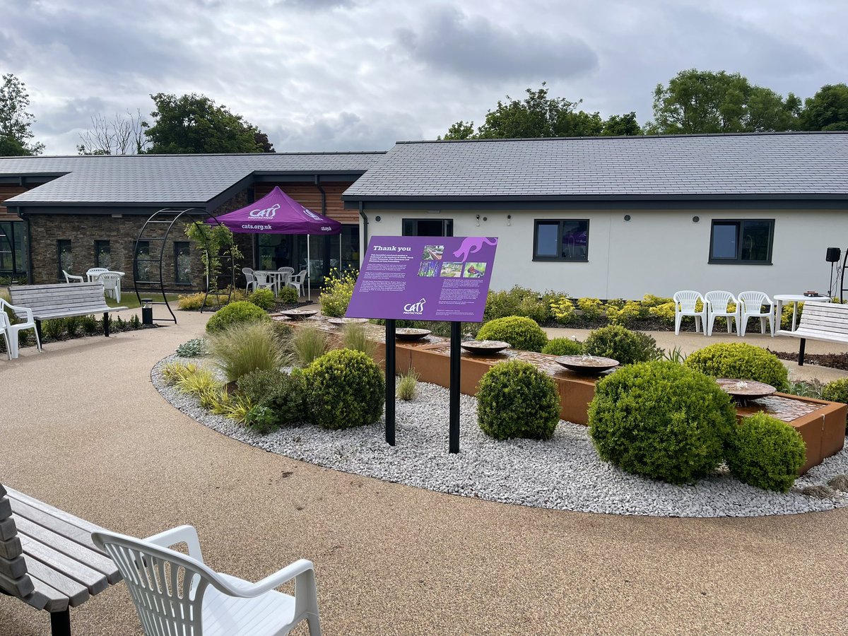 kerry_lou_mcg's tweet photo. Our new Devon Cat Centre is looking resplendent today in the sunshine for its grand opening! #Cats #AllForCats #LifeIsBetterWithCats https://t.co/GVqeU1l4Ko