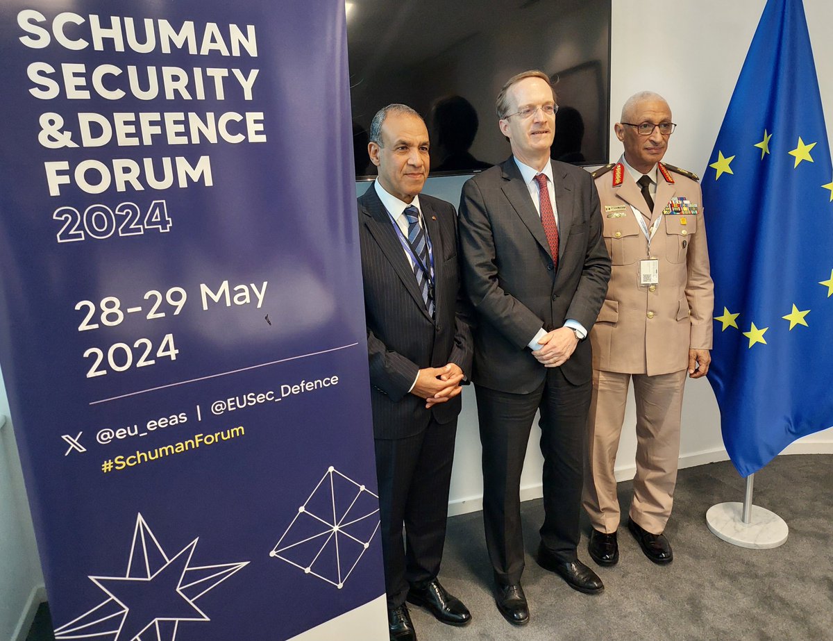 Pleased to meet 🇪🇬 Assistant Minister of Defence Megawer.

The #EU and #Egypt share the same interests to halt violence and threats in the Middle East, strengthen regional security, and protect global prosperity.

#EUdefence #EUdiplomacy #SchumanForum