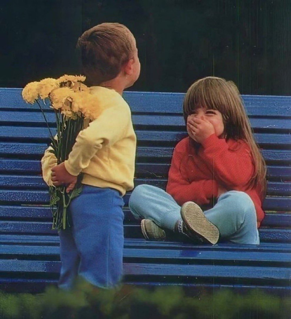 هي تِلكَ الطّفلة

     التي تُسعِدُها أبسَط

                                الأشْياء  .. حبيبتي 🌷

فَأنا أحِبّها ..

#OMAR 🟠🟣❤️🫂