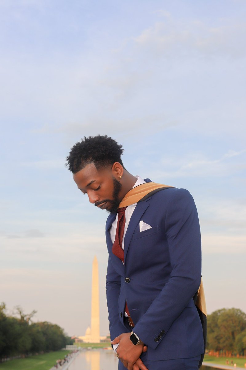 MrUnpopuIar's tweet photo. My grad pics came out looking like an album cover but ya boy got his MBA!#Classof2024 https://t.co/djOag13I2e