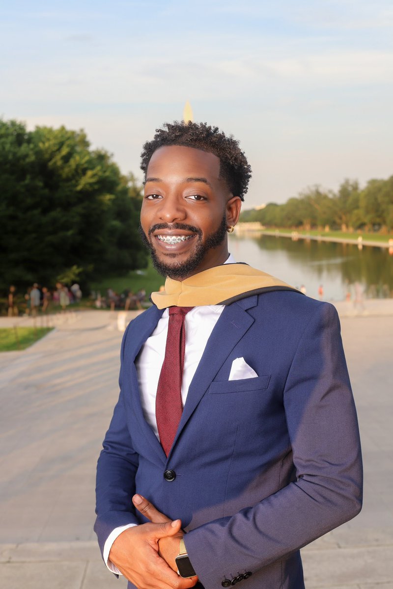 MrUnpopuIar's tweet photo. My grad pics came out looking like an album cover but ya boy got his MBA!#Classof2024 https://t.co/djOag13I2e