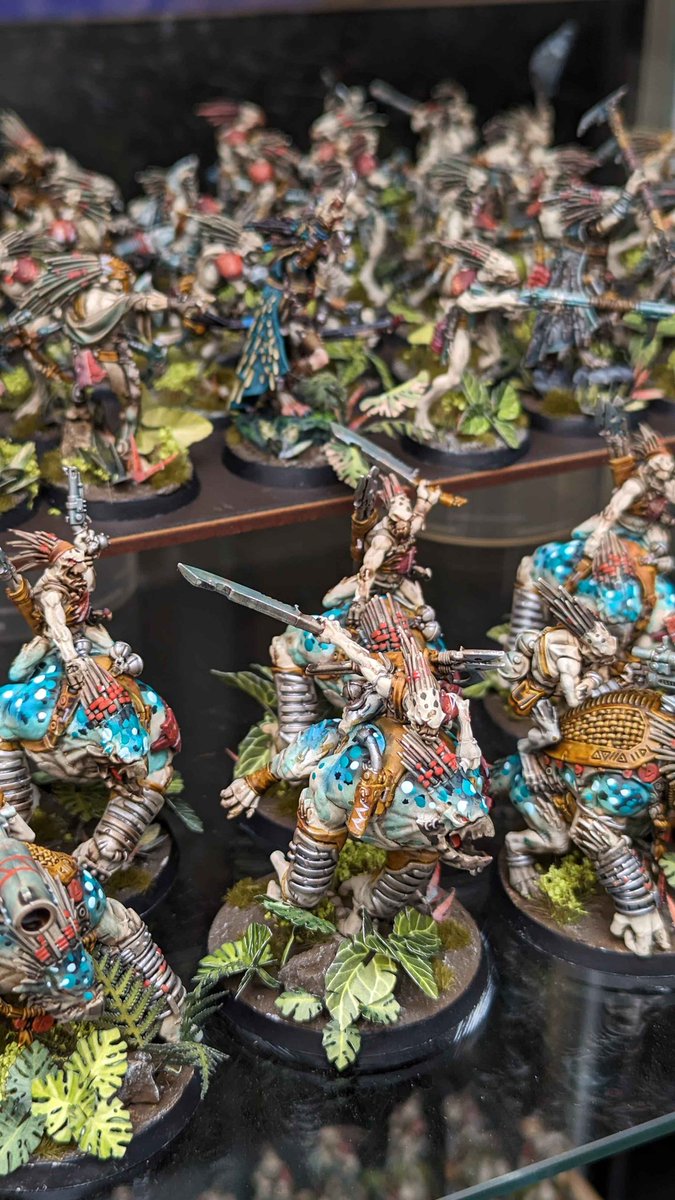 Une armée only Kroots de 2000pts faite en 3 semaines pour que Bastien aille rouler sur le tournoi From Hell de Lille ?
Pas de problème ! 😏

Toutes les mains de Wargame Spirit sont passées par là, des vendeurs aux peintres en passant par le SAV et l'équipe d'expédition 💥