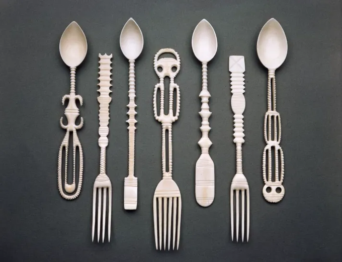 intricately carved ivory forks and spoons by Mangbetu artists part of the 4,000 artifacts and 49 tonnes of cultural material collected by the American Museum of Natural History in northern D.R. Congo africanhistoryextra.com/p/kingdoms-at-…