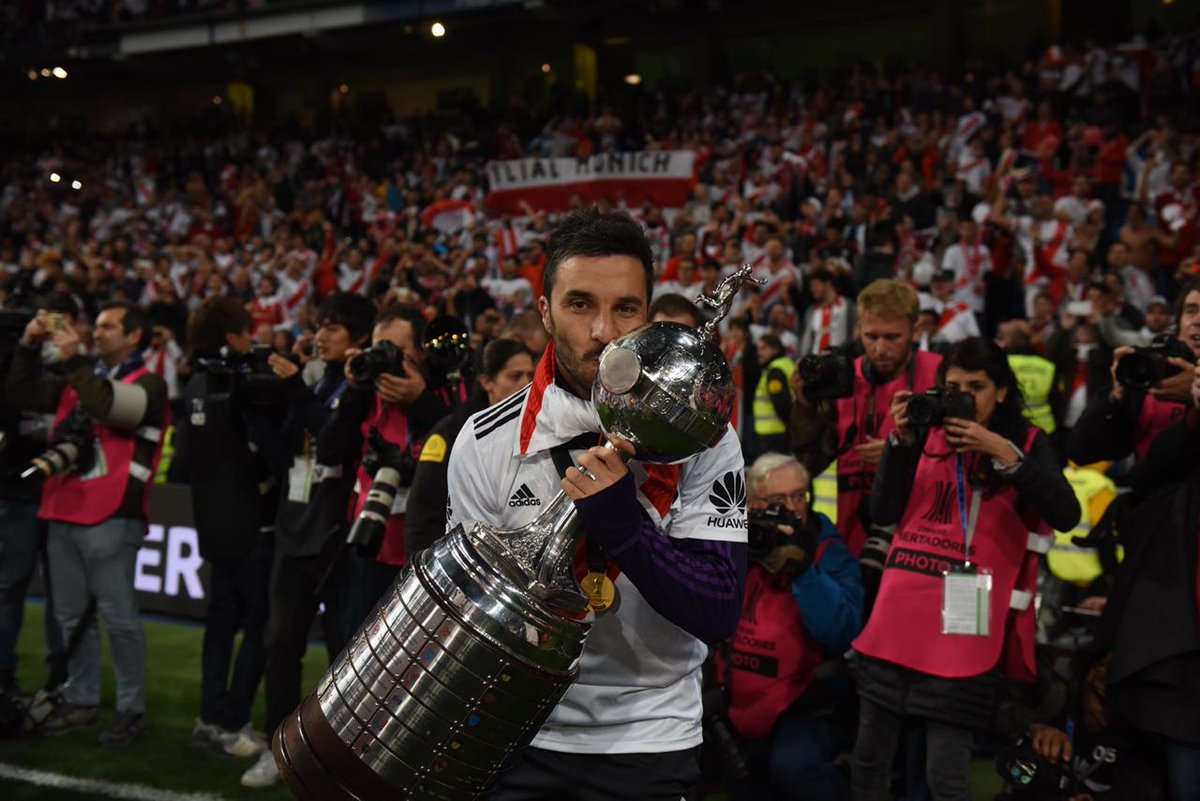 ¡FELIZ CUMPLEAÑOS, NACHO🤍❤️🤍!

Ignacio Scocco celebra sus 39 años de vida y desde Pasión Monumental le deseamos lo mejor en su día🐓

👑Autor de los mejores goles de la historia del fútbol argentino, y campeón de la Gloria Eterna en Madrid.