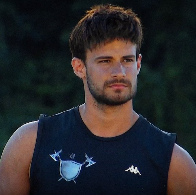 Neymiş sonradan gelenler şampiyon olmasınmış. Yapım izin vermiş, yarışmacı kabul edip gelmiş size ne oluyor pardon? Emekse herkesinki emek! Son düzlükte desteğim tabiki de Batuhan Karacakaya ile olacak. Umarım finale gider ve şampiyon olur. 🛡️

#SurvivorAllStar2024