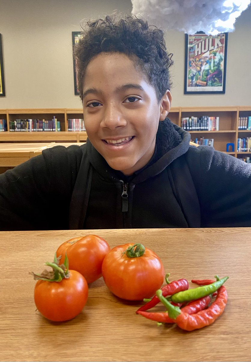 sulrossreads's tweet photo. "Sir, I brought you some vegetables! I picked them this morning from my grandpa's garden." π¨βπΎ
#ThisIsRoss ππ
#SchoolGardens π±
#UrbanAgriculuture π
πΆοΈ https://t.co/AmF5oKPTWZ