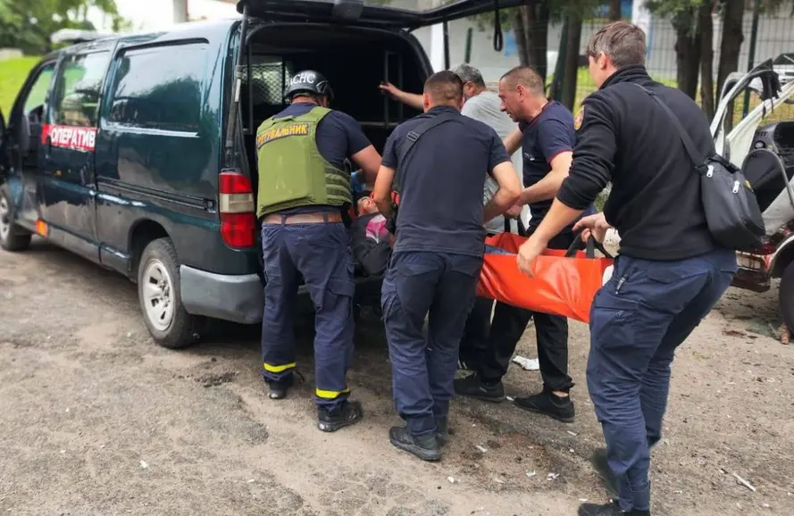 Two people died as a result of Russian shelling in Nikopol, Dnipropetrovsk Oblast, on May 29. One of them was the driver of an ambulance, which was hit by a kamikaze drone, reported the head of the Dnipropetrovsk Oblast Military Administration Serhiy Lysak.