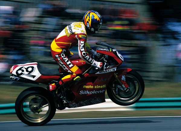 James Whitham 🇬🇧6️⃣9️⃣🏁
#WheelieWednesday @Jimwhit69