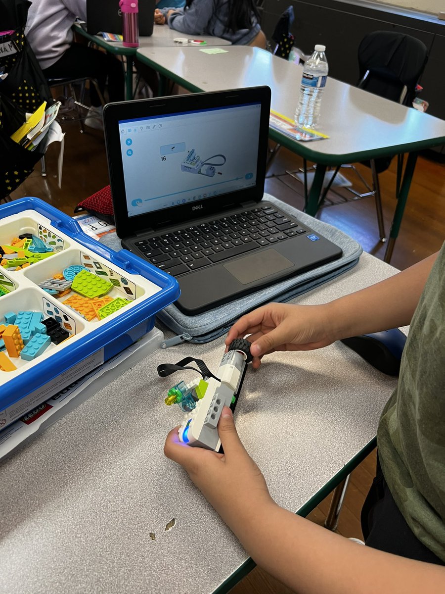 Enjoying the final days with the #LegoWeDo Robots in 3rd Grade!! Check out some of these cooling fans and moving satellites🪭🛰️  #STEM #Robotics