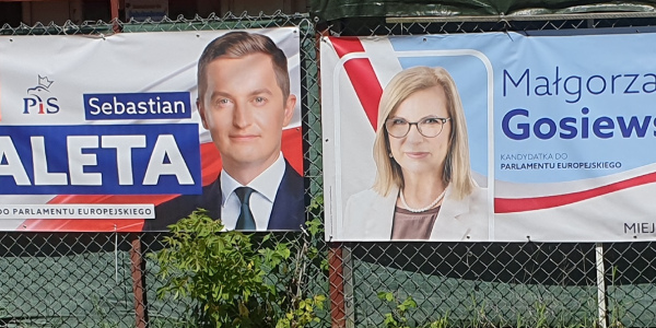 Dt_Pl_Inst's tweet photo. Passend zur anstehenden #Europawahl analysiert @AgnieszkaLada im #DPIBlog #Polen|s populistische Parteien und deren Verhältnis zu #Europa.
https://t.co/BKolHfCTgz https://t.co/WvKxPacZrx