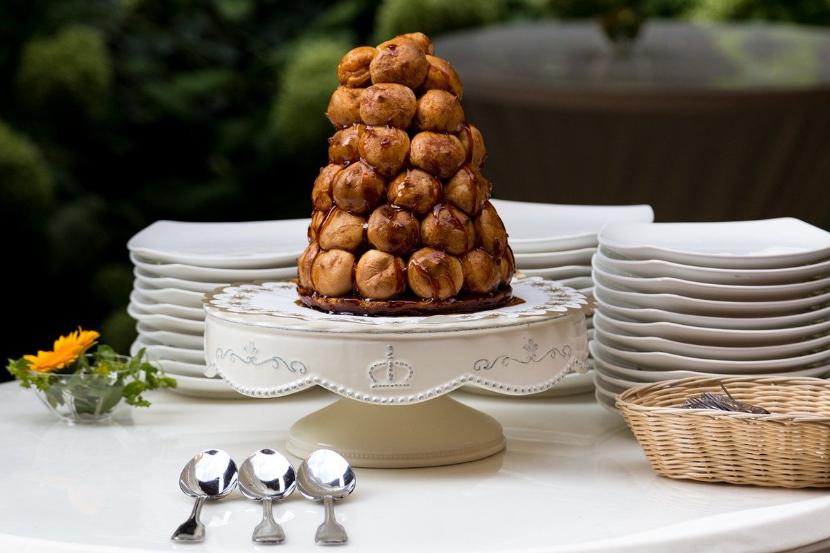 AN INTERESTING QUESTION 🎉
A dear student of mine is getting married in a few months. Do you know any patisseries in the UK that would be willing to quote for a croquembouche cake? #weddings #cakes #weddingdecor