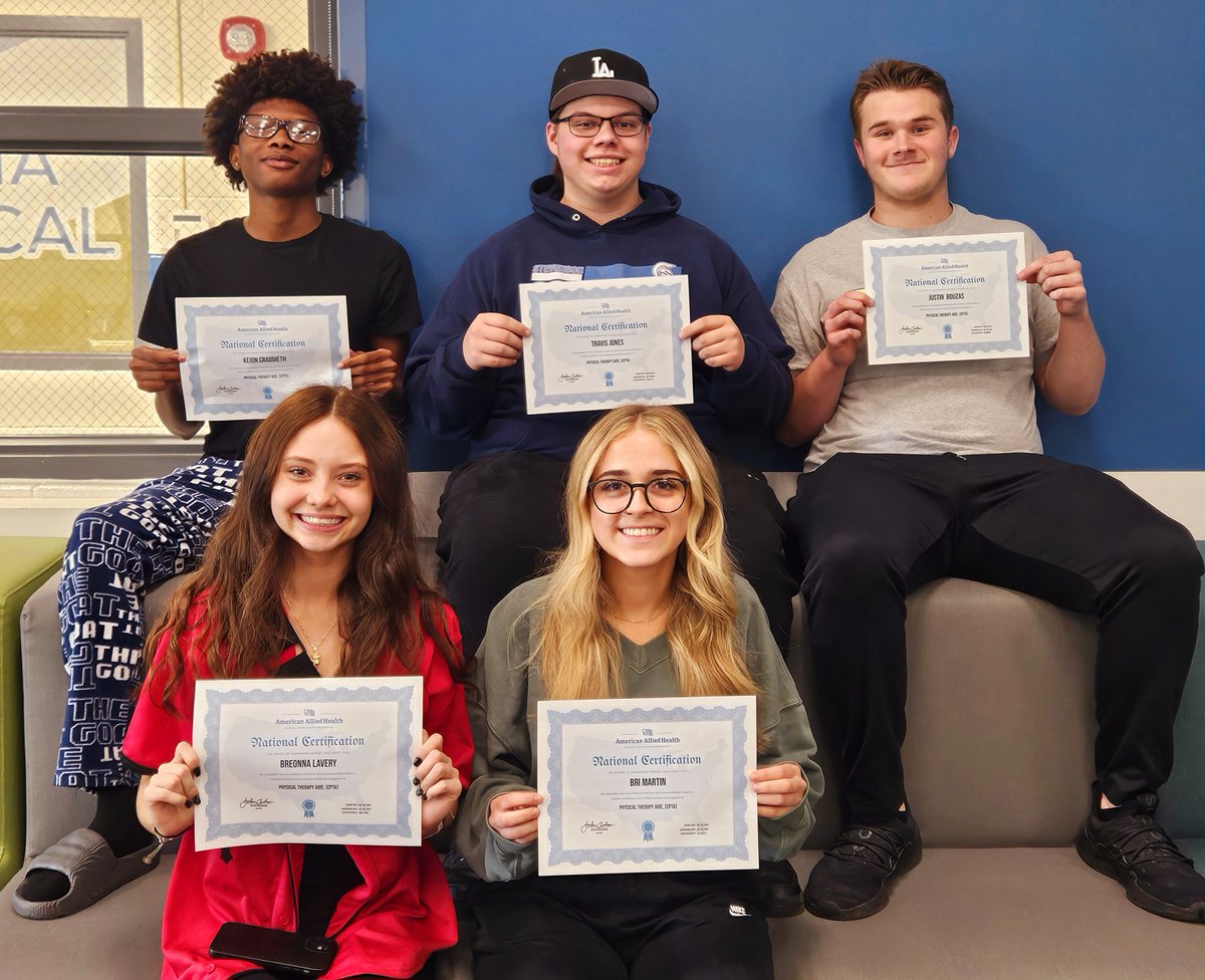 LCTCommunity's tweet photo. Thirty-nine senior sports medicine students are now credentialed young professionals as they obtained their Certified Physical Therapy Aide certification this week!  Congrats everyone!! https://t.co/rv66hz2HC9