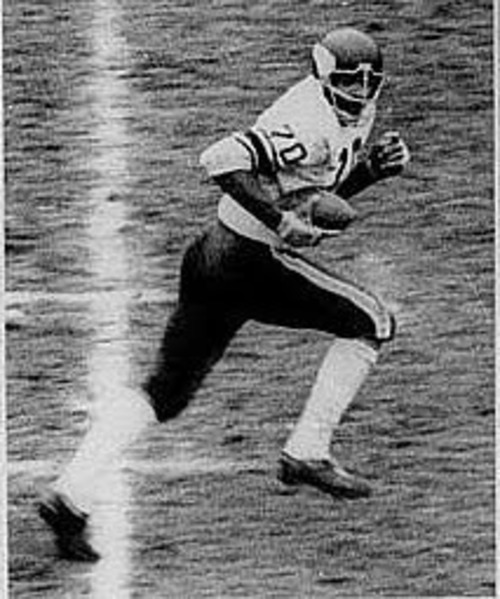 youtube.com/watch?v=f5AKky… The video of Jim Marshall running the wrong way for a safety (not a touchdown) is historic. Must watch. Coming up on 60 years. At Kezar Stadadium. Wow Thoughts, tweets, retweets are welcome. #skoal #vikings #nfl