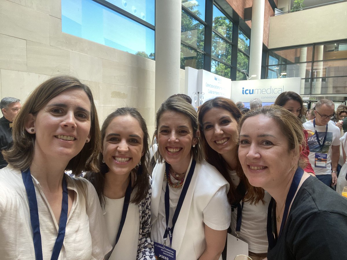 En la III jornada de formación de la <a href="/_SEEO_/">Enfermería Oncológica</a>  Avanzando en cuidado   Aprendiendo juntos   Con mis compis de la <a href="/ClinicaNavarra/">Clínica Universidad de Navarra</a>