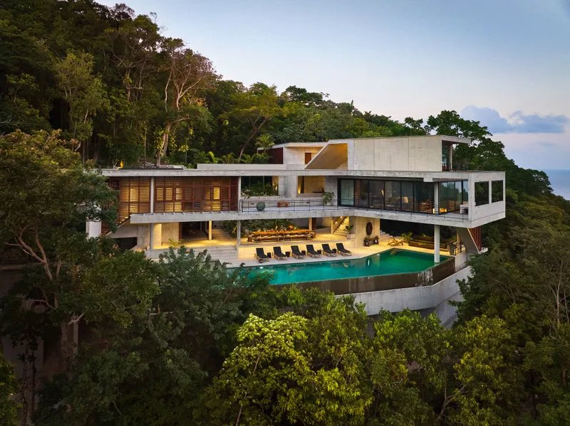MrFourToEight's tweet photo. Apologies @diplo I wasn't familiar with your game.

Cozy compound in the jungles of Jamaica.