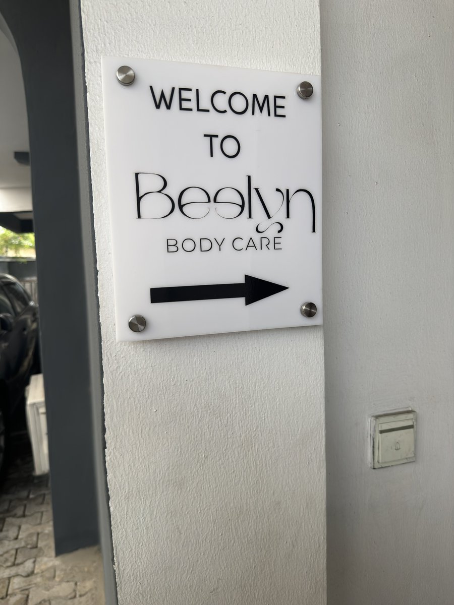 _DammyB_'s tweet photo. Got my first peel todayyyyyyyy. @Brendalishus is an amazing consultanttttttttt . 

You need to visit @BeelynBodycare in suruleree. https://t.co/miIrCSK7ju