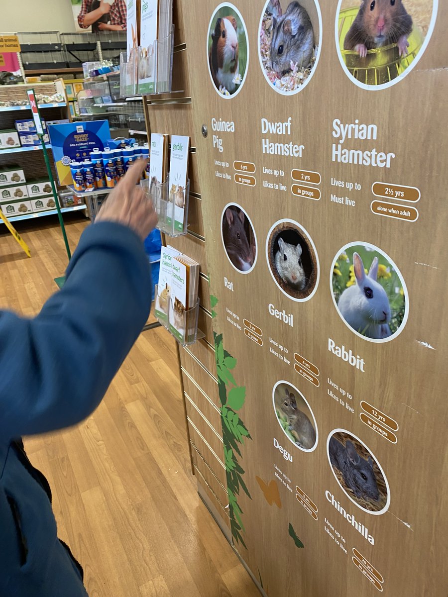 Leverndale's OPMH OT facilitated a community outing for a patient to their favourite place for a coffee and a chat. After some coffee they visited 'Pets at Home' to look at the animals #demetiaawareness #communityconnection