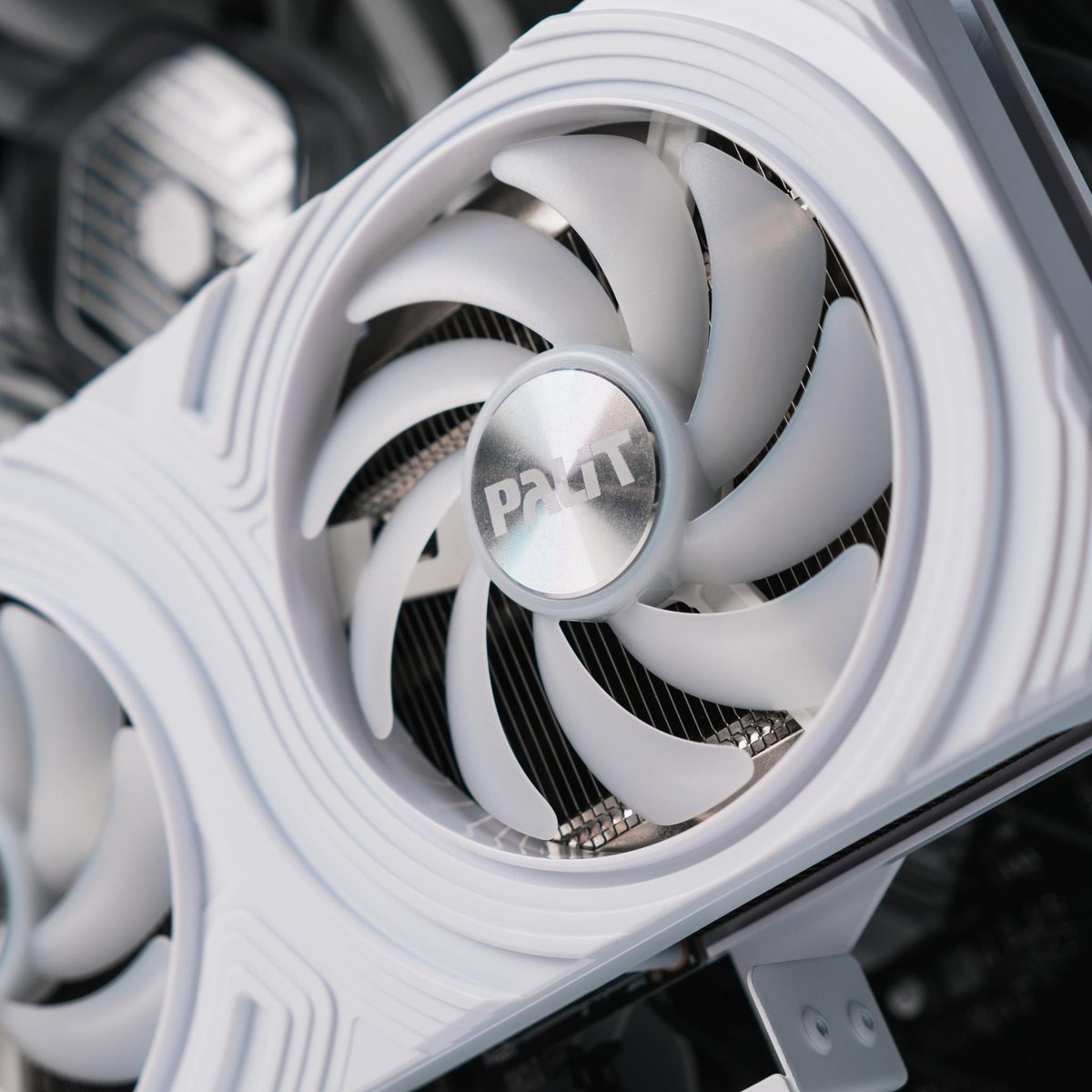 A perfect match for white PC enthusiasts.

The #PALIT GeForce RTX 4060 Ti White delivers a clean aesthetic with its pristine white cover. No lighting distractions, just pure white elegance.

Are you a fan of such sleek white look? 

PC Case @CoolerMaster TD500 MESH V2 White