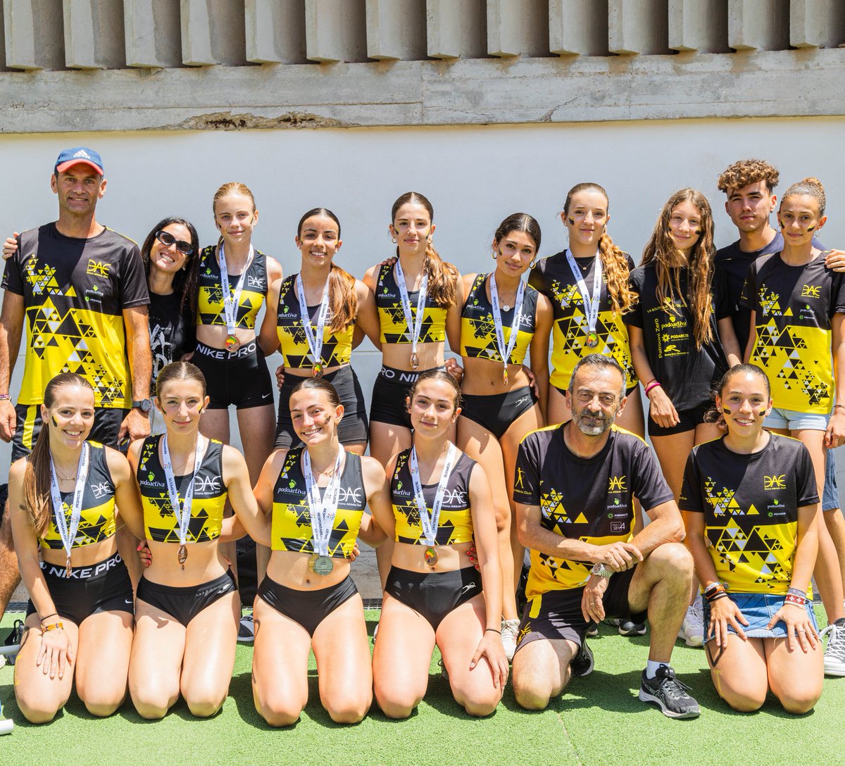 Nueve podios (4 oros, 2 platas, tres bronces) y una mínima nacional sub16 en 600 metros lisos, balance del Cto de Balears sub16-sub18 😁😁
<a href="/Podoactiva/">Podoactiva</a> <a href="/_RMarquitectura/">RMarquitectura</a> <a href="/OKMobilityCorp/">Ok mobility Corporate</a>