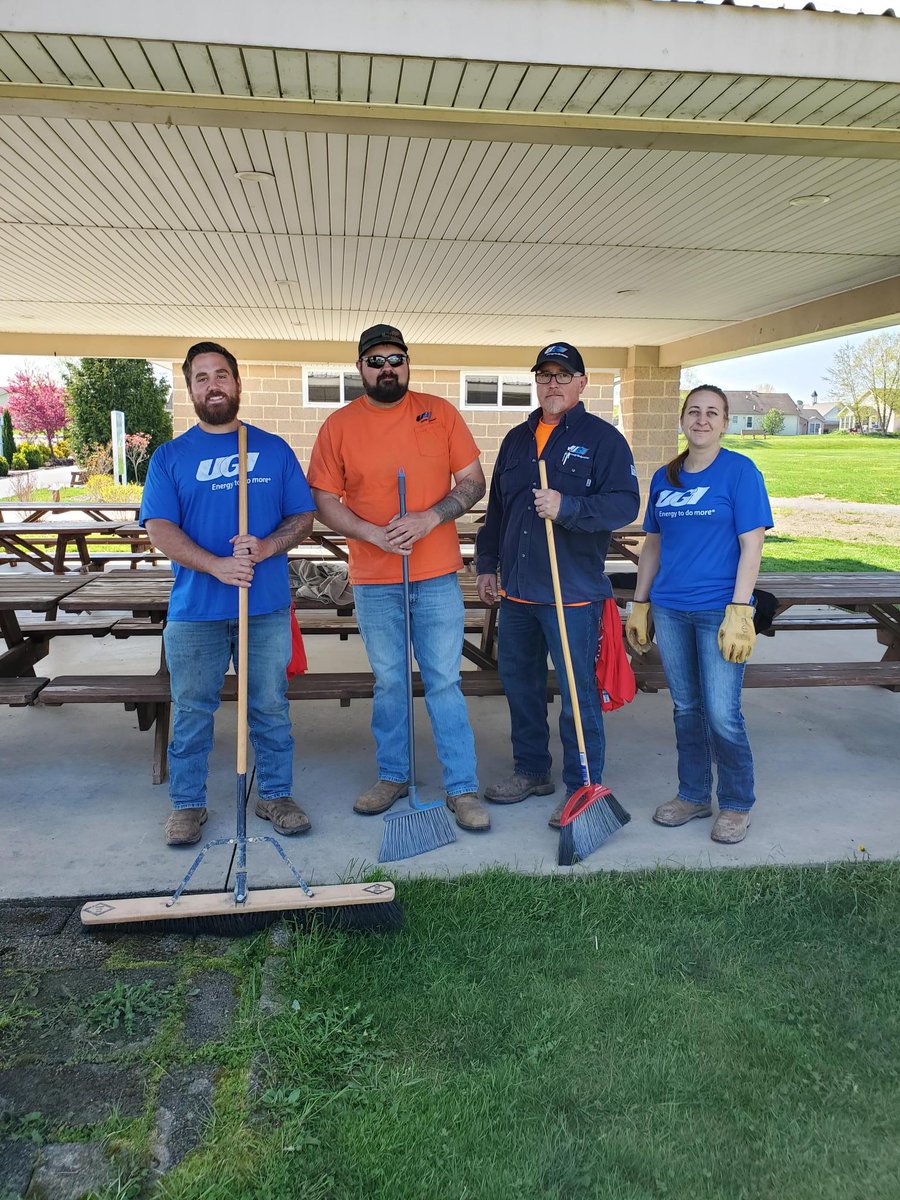 UGI_Utilities's tweet photo. As part of Susquehanna Valley United Way's Day of Action, UGI Utilities employees recently helped to clean up East Snyder Park in Selinsgrove. Thanks for your hard work, team! https://t.co/hZJqTujtZh