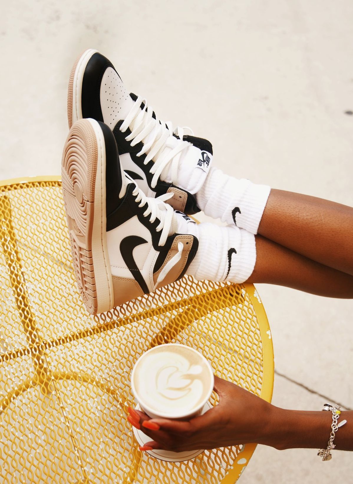 Jordan 1 twist on feet deals