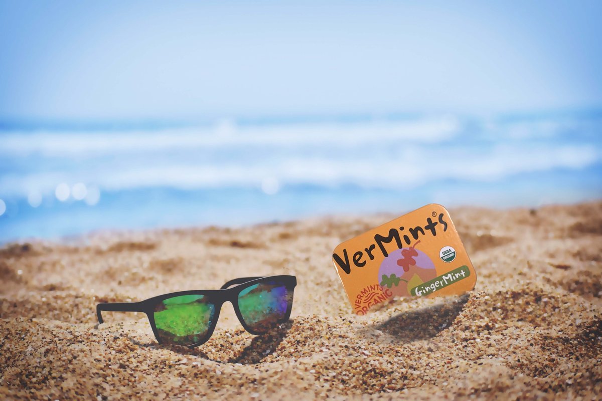 VerMints's tweet photo. Inside our GingerMints are tiny bits of ground Ginger Root, which is a natural digestive aid, so many people have told us they use our GingerMints for their stomach aches, nausea, &amp; indigestion

#GingerMint #Summer #VerMints #Grablifeandtasteit #Vegan #Organic #Glutenfree #nongmo https://t.co/6EwghMyUZr