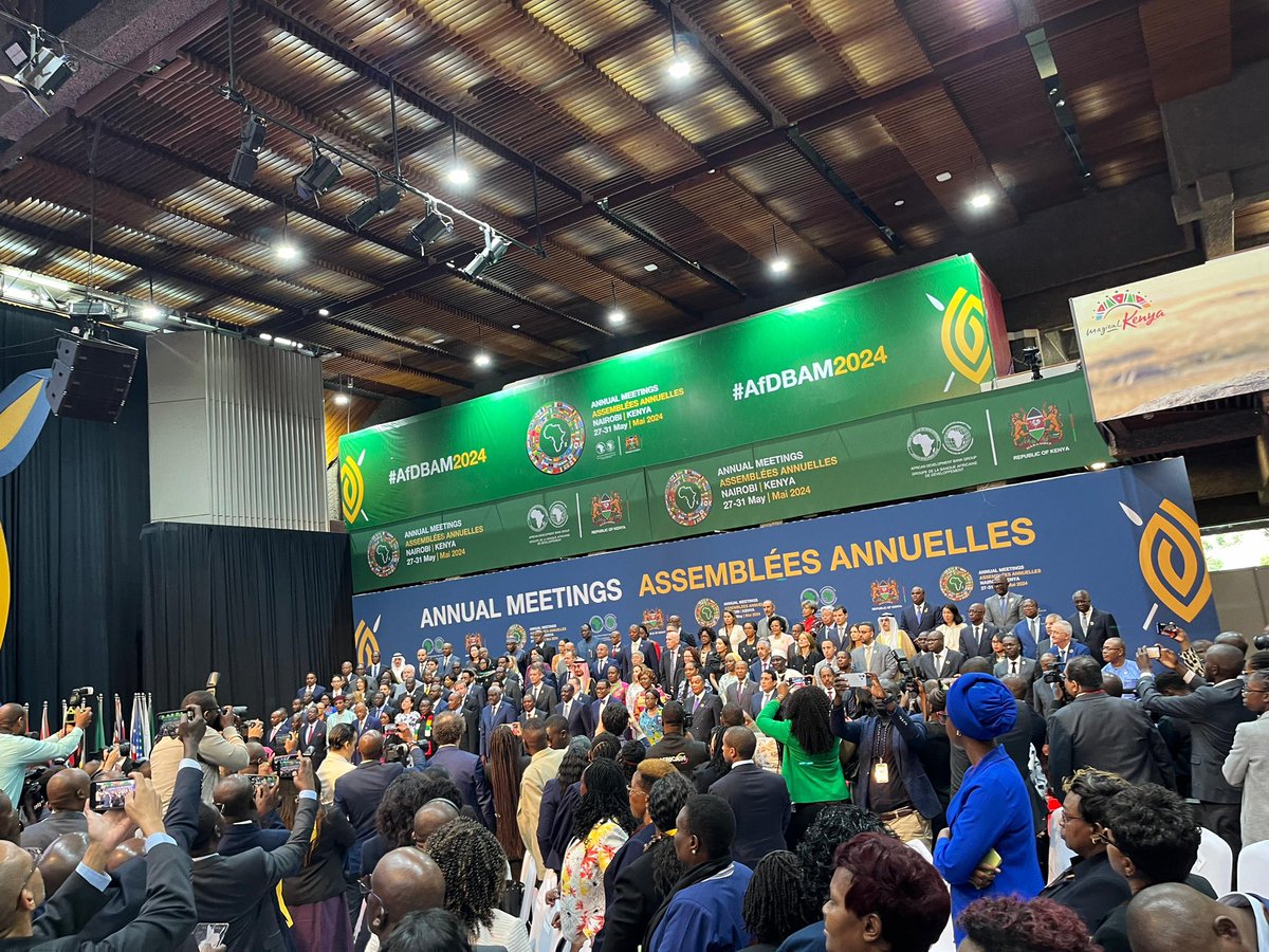 Jahrestagung der Afrikanischen Entwicklungsbank: Neue 10-Jahres-Strategie ermöglicht mehr und gezieltere Investitionen in die großen Herausforderungen unserer Zeit wie #Klimaschutz, #Pandemie​prävention oder die Bewältigung extremer #Ungleichheit.

Mehr 👉 bmz.de/de/aktuelles/a…