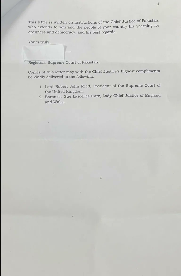 رجسٹرار سپریم کورٹ آف پاکستان کا چیف جسٹس پاکستان کے حکم پر برطانوی سفیر کو خط...!!

خط میں بلے کا نشان واپس لینے اور نوے دن میں الیکشن نا کرانے کی وضاحتیں پیش کی گئیں..اور برطانیہ کو اپنی غلطیوں کا ازالہ.کرنے کا کہا گیا..
#supremeCourtOfPakistan #Cjp