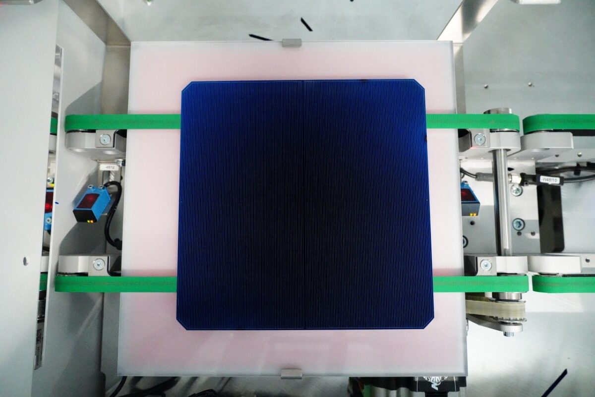 Fraunhofer ISE unveils M10 TOPCon solar cell with 24.0% efficiency: The German research institute said the new 120 µm thin solar cell could exceed 25% efficiency with the next optimization steps. The device was metalized via screen-printed contact… dlvr.it/T7YWsd