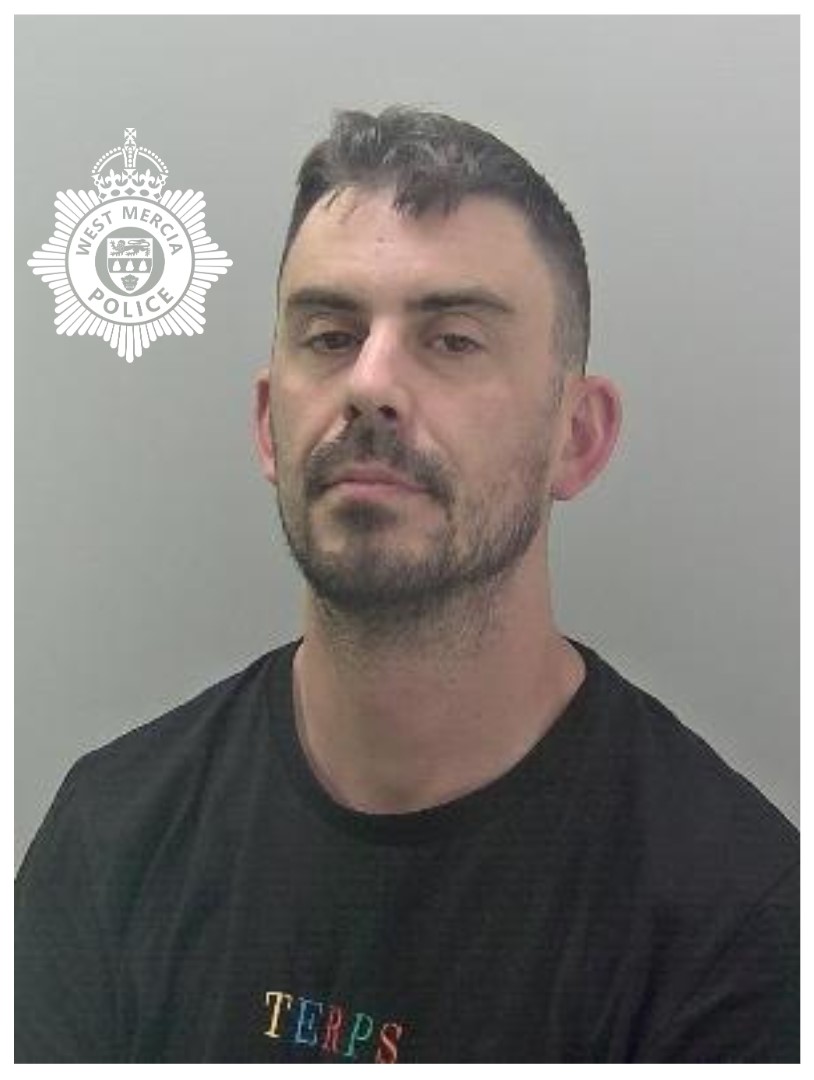 A dealer responsible for running a comprehensive drugs supply enterprise into Herefordshire has been sentenced to nine years in prison. David Evans, 38, was sentenced for possession with intent to supply cocaine and other drugs. Read more ➡️ orlo.uk/yx8ua