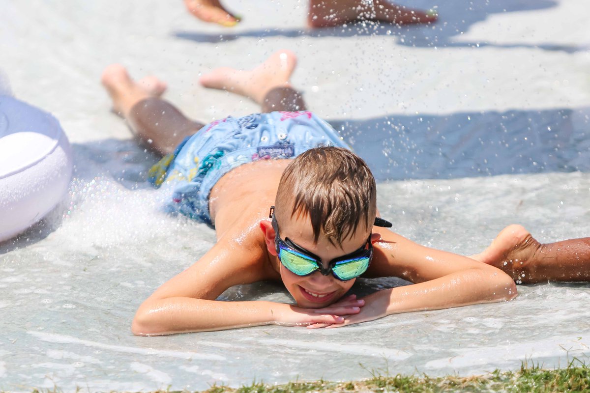 UnityDelray's tweet image. First grade is ready to welcome summer with a Splash Day celebration! 🌞💦🎉 Our students had an incredible time cooling off with various water activities, marking the perfect start to summer. Here&apos;s to an enjoyable and refreshing break! 🌟 #SplashDay #FirstGrade #UnitySchool