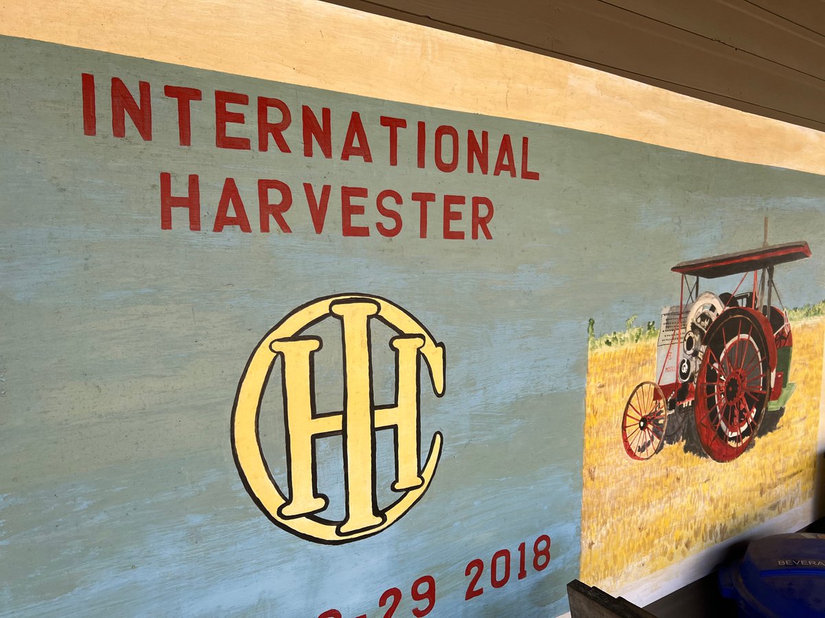 mbagmuseum's tweet photo. Our Pioneer Centre boasts some beautiful murals from over the years. π¨ ποΈ
Which mural is your favourite? Comment below! β¬οΈ
#exploremb #mbag #agriculture #mbagmuseum #art #travelmb #mbmuseum https://t.co/z8oN8iwAyQ