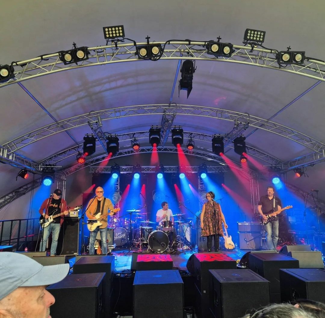 Sunbirds (@sunbirdsmusic) on Twitter photo Wales never fails, thank you <a href="/BigRetreatWales/">Big Retreat Festival</a> 🙏🏻❤️
#sunbirds #festivalseason #SummerFun #summer #newbeginnings #nevergiveup Wales never fails, thank you <a href="/BigRetreatWales/">Big Retreat Festival</a> 🙏🏻❤️
#sunbirds #festivalseason #SummerFun #summer #newbeginnings #nevergiveup