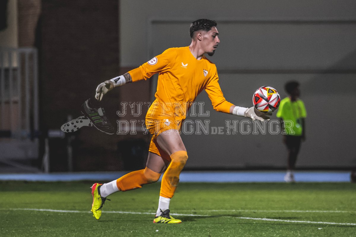 📝 Los mejores porteros de la División de Honor 🧤

👨‍🏫 Los entrenadores de la División de Honor 🏅 han votado por los guardametas juveniles ⚽️ más destacados en la 23/24 🔝
 
🔗juvenildivisiondehonor.com/los-mejores-po…

#JuvenilDH 👟 #DivisionDeHonor 🏆