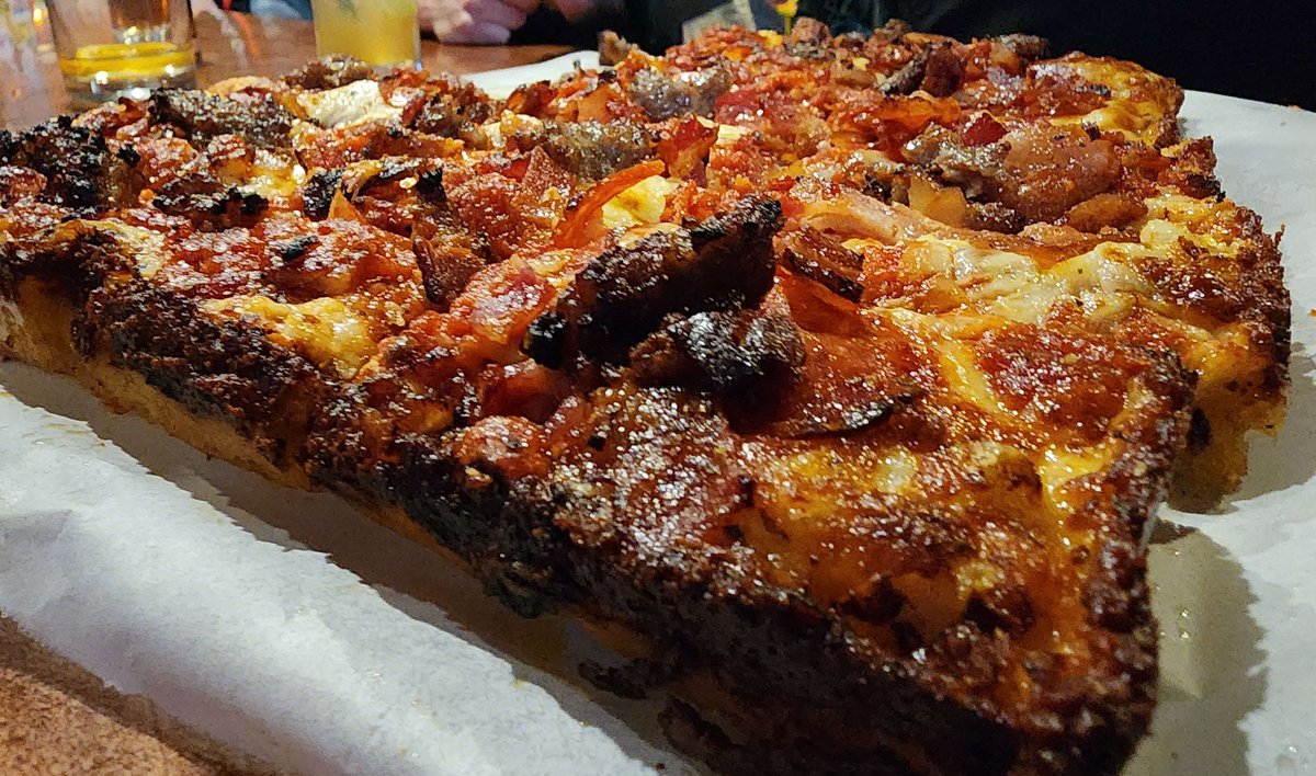 Two more days till we get to enjoy <a href="/seggellion/">Seggellion 🍕</a> pizza again at the #Starcitizen #Ohio <a href="/barcitizensc/">Bar Citizen</a> ... look at this beauty!! Who's hungry? 

Preorder here : seggellions.pizza/products/equin…