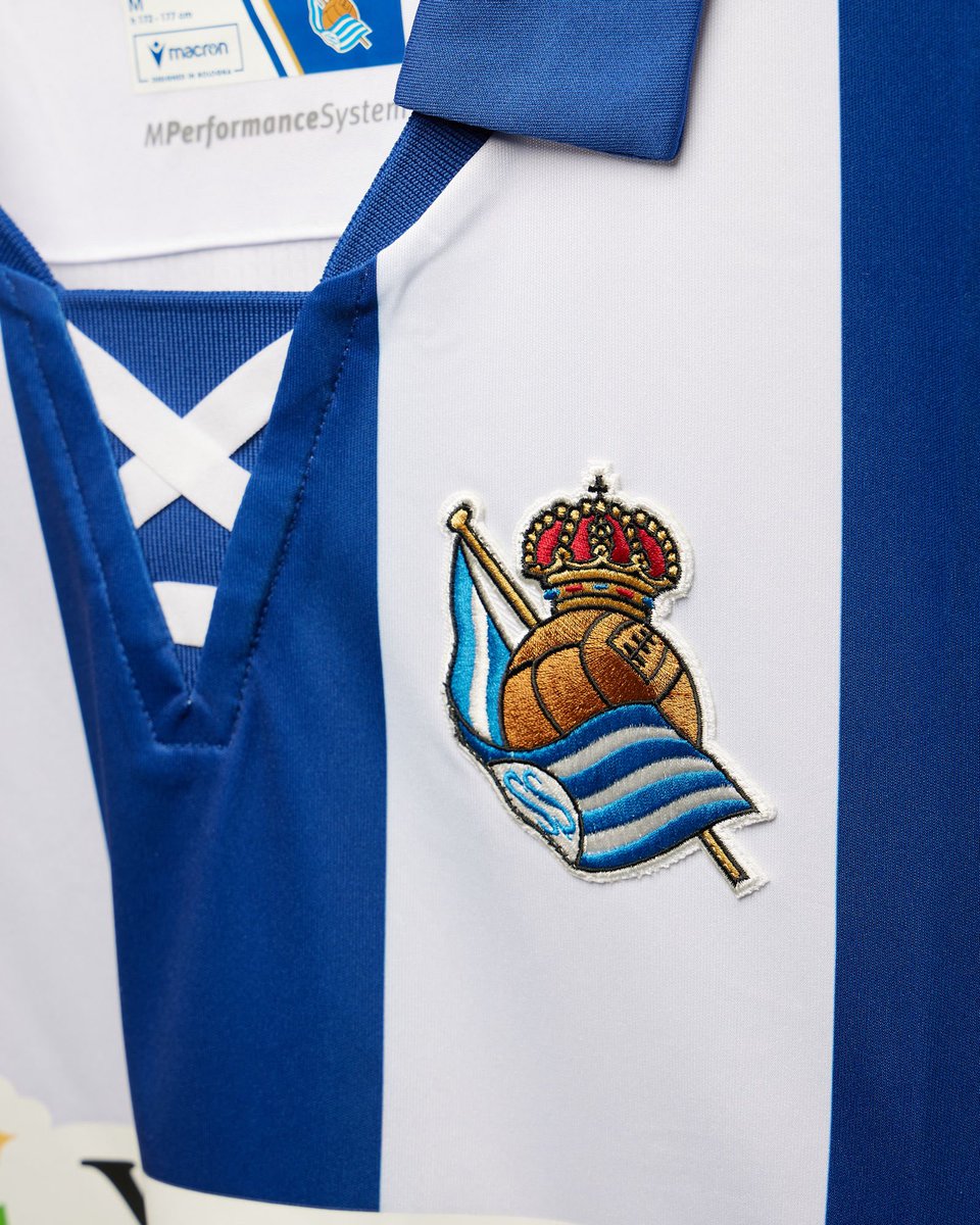 🇪🇸 Au tour de la Real Sociedad de dégainer son nouveau maillot. Une vibe rétro bien sympathique.