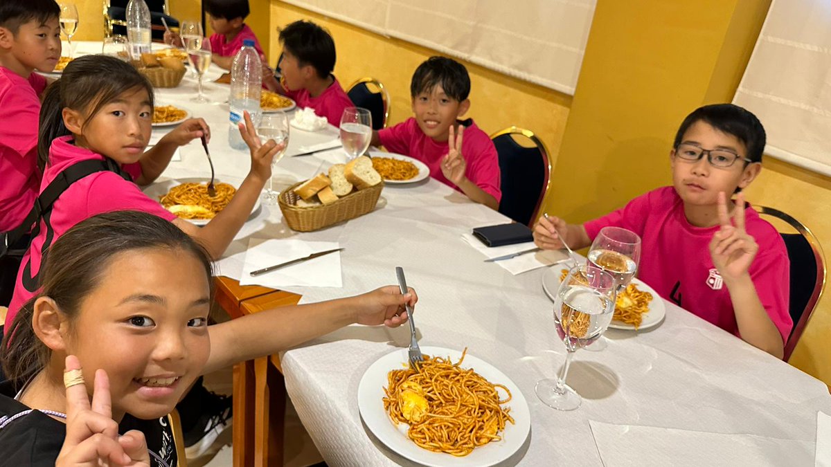 Day 1 at 🏆JAMÓN CUP 2024 program

Yesterday, the group for the @jamoncup arrived safely to Calamocha (Teruel, Spain) and will be preparing for the tournament in this nice village, ahead of the first game on Saturday morning

#grassrootsfootball #jamoncup 

#VamosWakatake